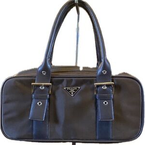 VGUC. black nylon, buckle, shoulder bag.